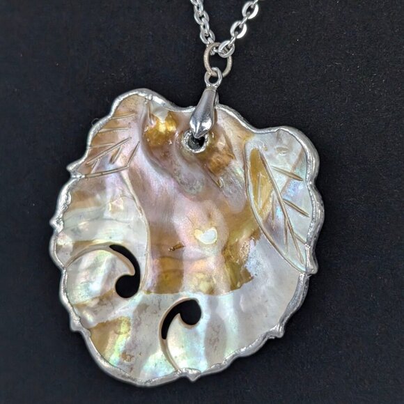 Vintage MOP Carved Shell Pendant - Picture 3 of 5